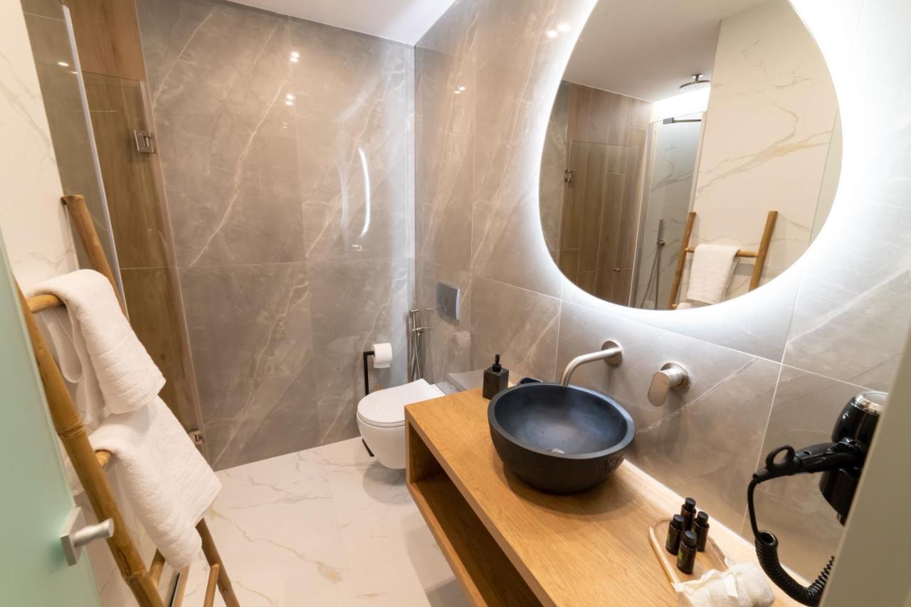 Anesis Deluxe Apartments بارغا المظهر الخارجي الصورة